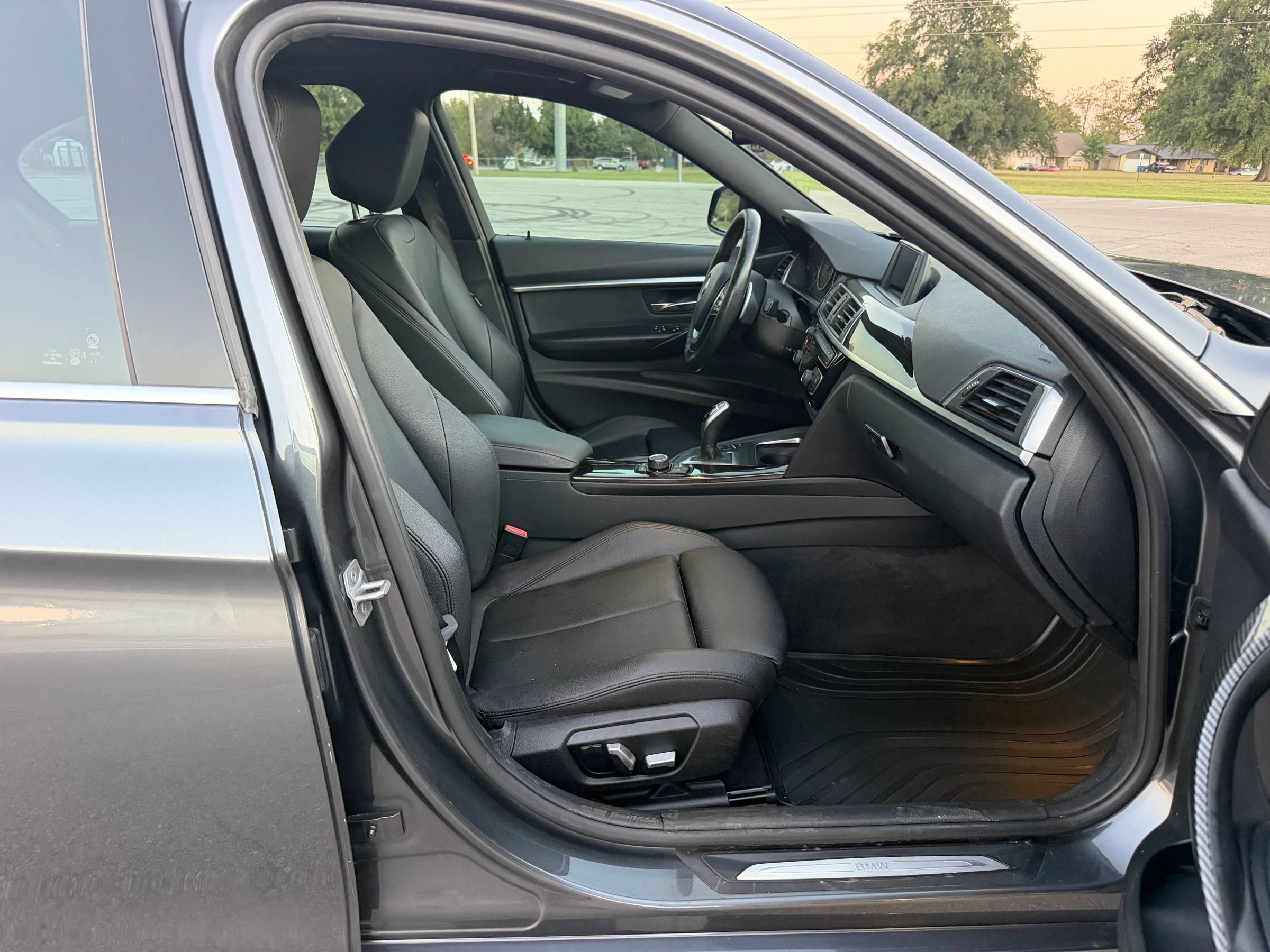 Used 2017 BMW 330i Sedan RWD image 17