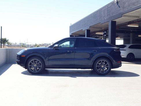 Certified 2024 Porsche Cayenne Coupe AWD/4WD image 2