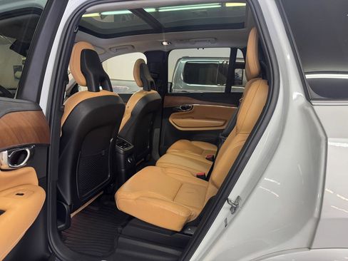 Used 2016 Volvo XC90 T8 Inscription w/ Vision Package image 9