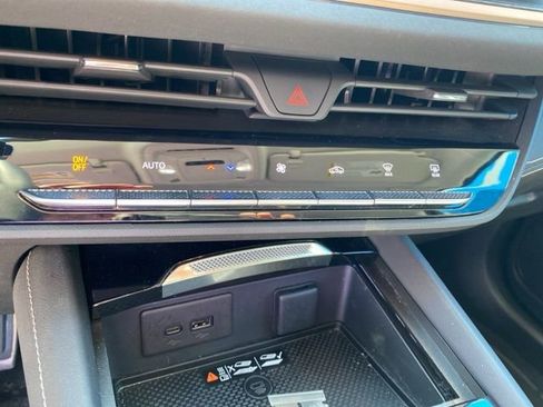 Used 2025 Buick Envision Sport Touring image 29