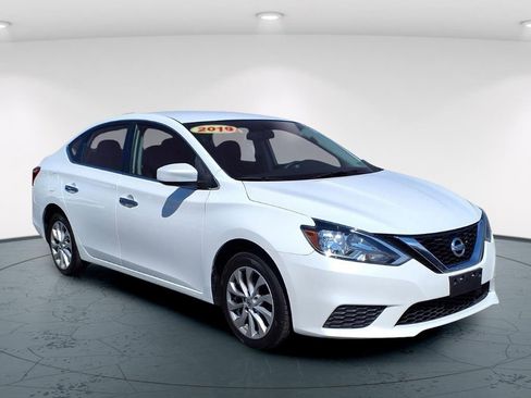 Used 2019 Nissan Sentra SV image 1
