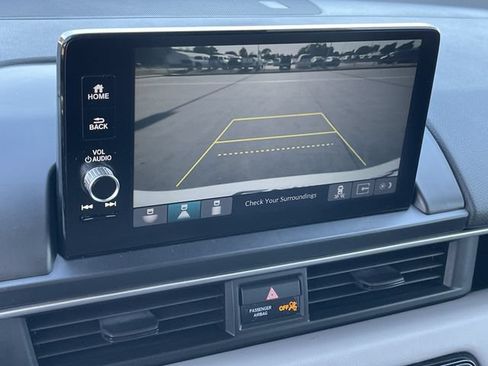 Certified 2025 Honda Pilot Touring image 18