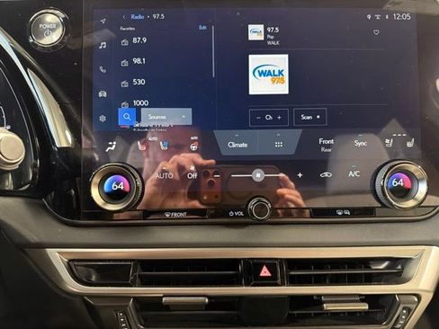 Used 2023 Lexus RX 350h w/ Accessory Package (Z1) AWD/4WD image 17