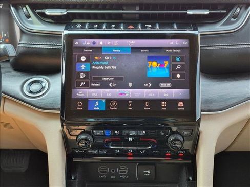 Used 2021 Jeep Grand Cherokee L Limited w/ Luxury Tech Group II AWD/4WD image 15