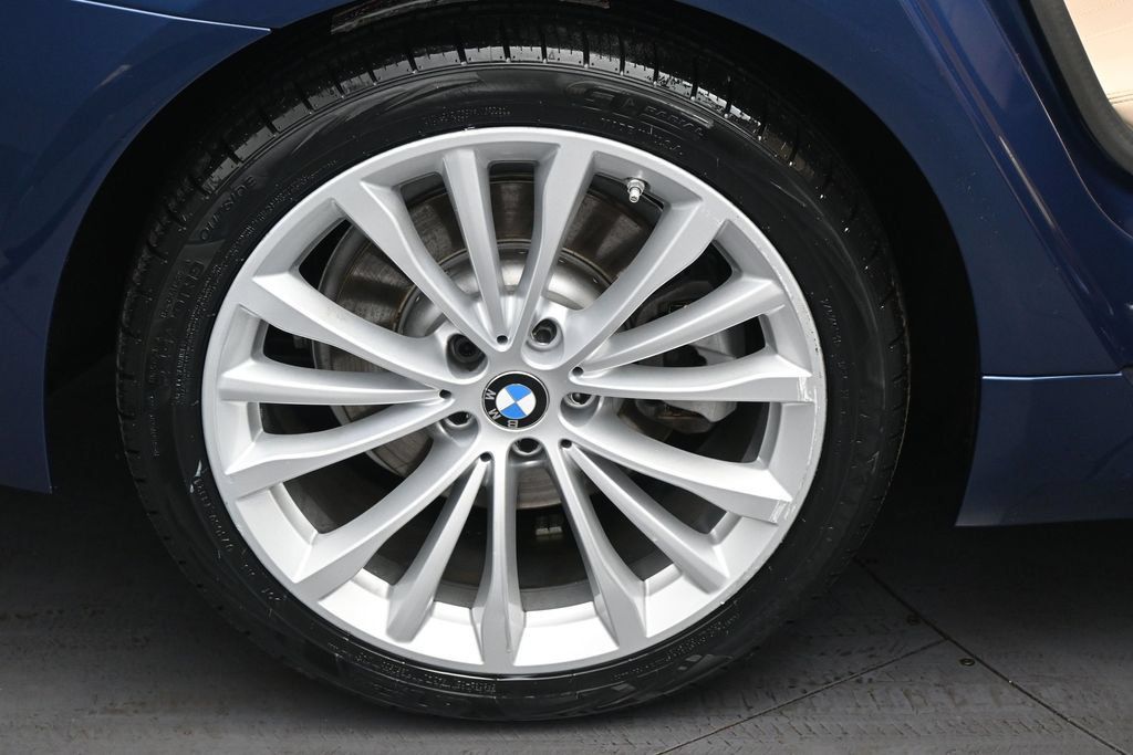 Used 2023 BMW 530i xDrive w/ Convenience Package AWD/4WD image 39