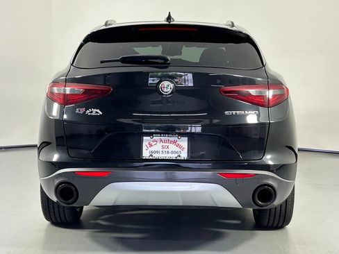 Used 2023 Alfa Romeo Stelvio Ti AWD/4WD image 6