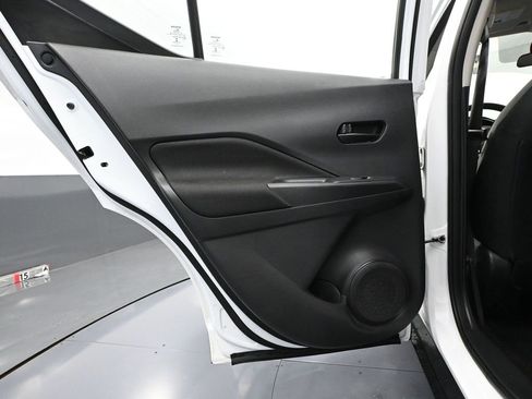 Used 2021 Nissan Kicks S image 34