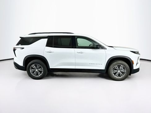 Used 2025 Chevrolet Traverse LT FWD image 10