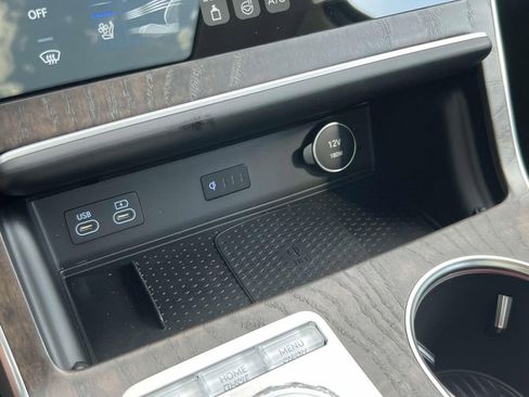 New 2025 Genesis GV80 2.5T Prestige image 30