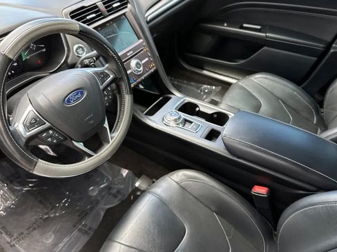 Used 2019 Ford Fusion Titanium AWD/4WD image 11