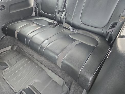 Used 2025 Honda Pilot Touring image 14