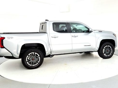 Used 2025 Toyota Tacoma TRD Sport w/ TRD Sport Premium Package AWD/4WD image 6