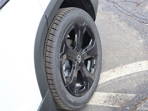 New 2026 Volkswagen Taos SE image 39