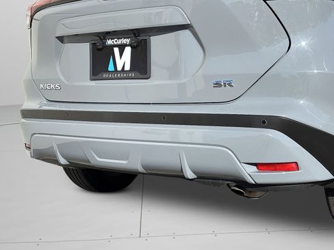 Used 2023 Nissan Kicks SR w/ SR Premium Package image 6