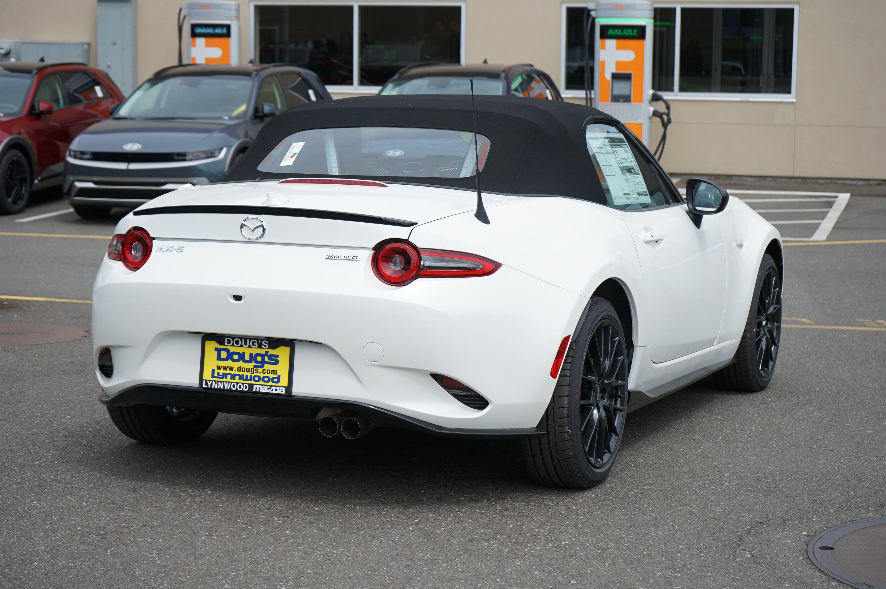 New 2026 MAZDA MX-5 Miata Club w/ Interior Package RWD image 4