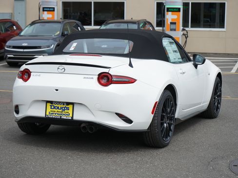 New 2026 MAZDA MX-5 Miata Club w/ Brembo/BBS Recaro Package RWD image 4
