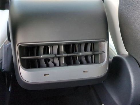 Used 2024 Tesla Model Y image 16