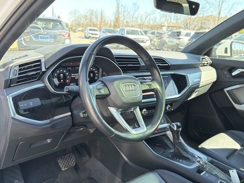 Used 2024 Audi Q3 2.0T Premium image 8
