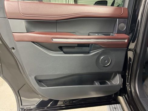 Used 2024 Ford Expedition Max Limited image 19