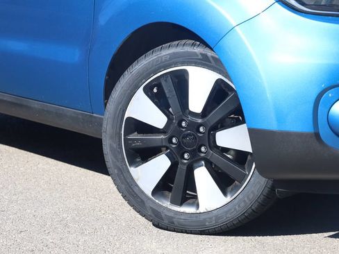 Used 2019 Kia Soul + FWD image 3