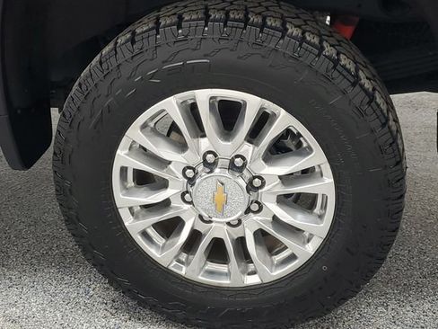 Used 2022 Chevrolet Silverado 2500 High Country w/ Z71 Off-Road Package AWD/4WD image 5