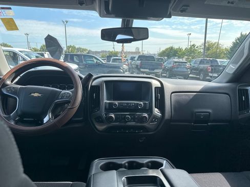 Used 2018 Chevrolet Silverado 1500 LT w/ All Star Edition AWD/4WD image 10
