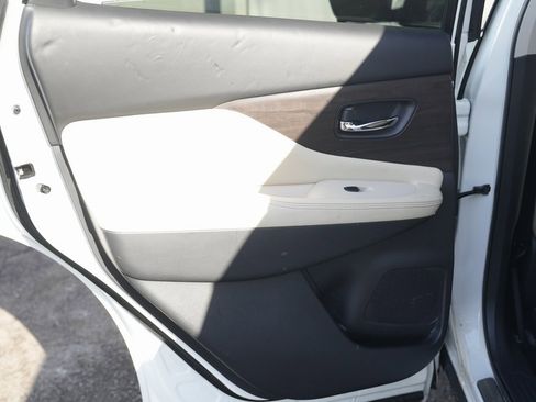 Used 2021 Nissan Murano Platinum w/ Cargo Package image 30