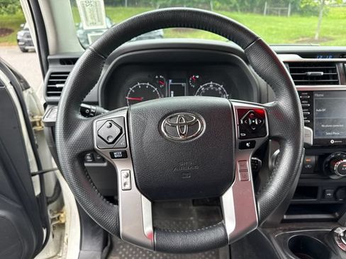 Used 2022 Toyota 4Runner SR5 Premium w/ Moonroof Package AWD/4WD image 19