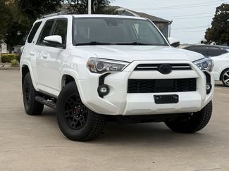 Used 2024 Toyota 4Runner SR5 Premium w/ Moonroof Package RWD video 3