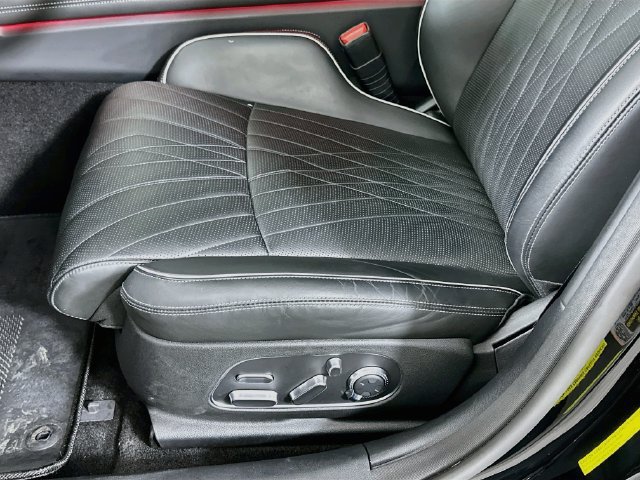 Used 2023 Genesis G90 3.5T AWD/4WD image 20