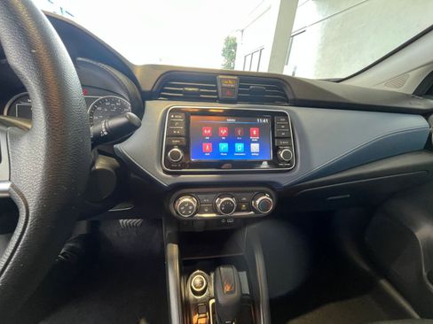 Used 2025 Nissan Versa SV image 18