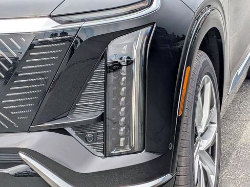 New 2026 Cadillac Vistiq Luxury image 9
