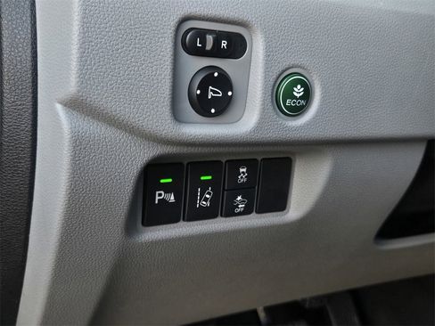 Used 2017 Honda Pilot Touring image 22