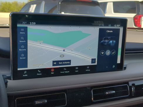 Used 2023 Lincoln Nautilus AWD w/ Premium Package image 17