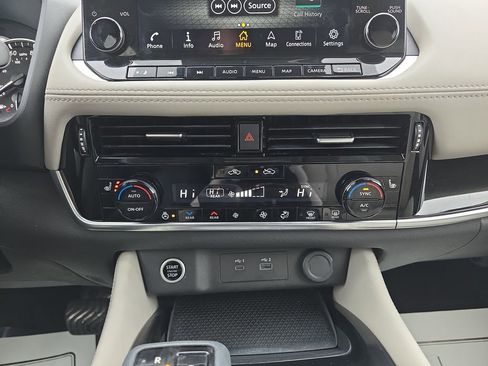 Used 2023 Nissan Rogue SL w/ SL Premium Package image 27