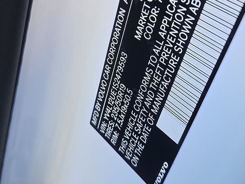 Used 2025 Volvo XC40 B5 Plus w/ Protection Package Premier image 7