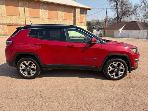 Used 2019 Jeep Compass Limited AWD/4WD image 2
