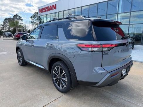 New 2026 Nissan Pathfinder Platinum image 3