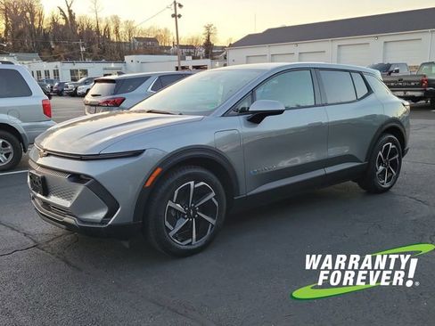 New 2026 Chevrolet Equinox EV LT image 3