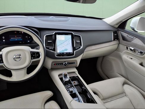 Used 2023 Volvo XC90 B6 Ultimate w/ Lounge Package image 9