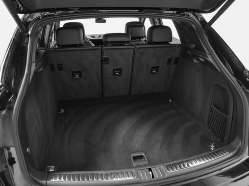 Certified 2021 Porsche Macan AWD/4WD image 16