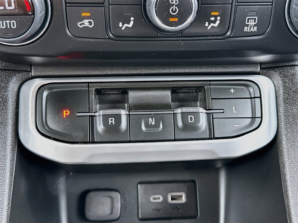 Used 2023 GMC Acadia SLE FWD image 16