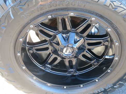 Used 2017 Toyota Tundra SR5 w/ TRD Off Road Package image 17