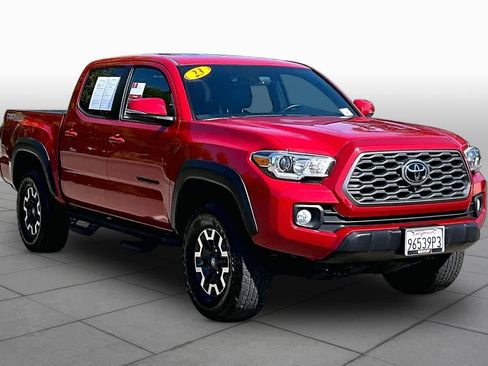 Used 2023 Toyota Tacoma TRD Off-Road w/ TRD Premium Off Road Package AWD/4WD image 2