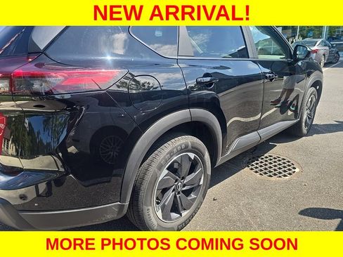 Used 2025 Nissan Rogue SV AWD/4WD image 5