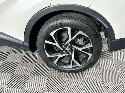 Used 2019 Toyota C-HR Limited image 38