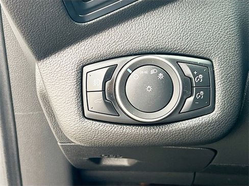 Used 2019 Ford Escape SE image 10