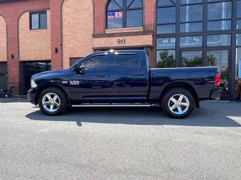 Used 2017 RAM 1500 Express AWD/4WD image 4