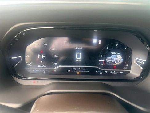 Used 2023 GMC Yukon XL Denali RWD image 12