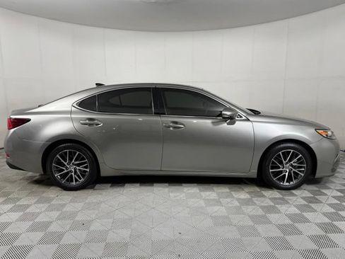 Used 2018 Lexus ES 350 w/ Luxury Package w/Wood Trim FWD image 9
